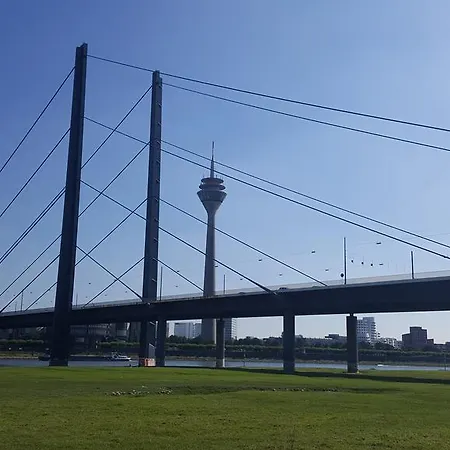 H2 Lägenhet Düsseldorf